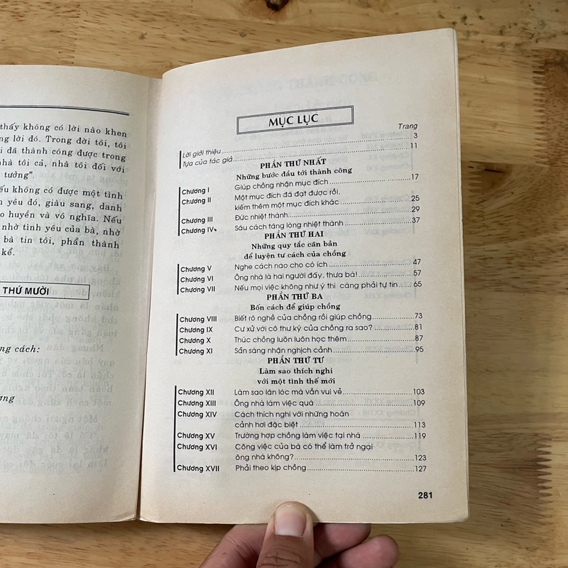II Sách Kỹ Năng Sống: Giúp Chồng Thành Công - Bà Dale Carnegie - 1999 496006
