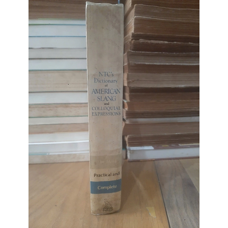 NTC's dictionary of American slang and Colloquial expressions - Richard A. Spears 776238