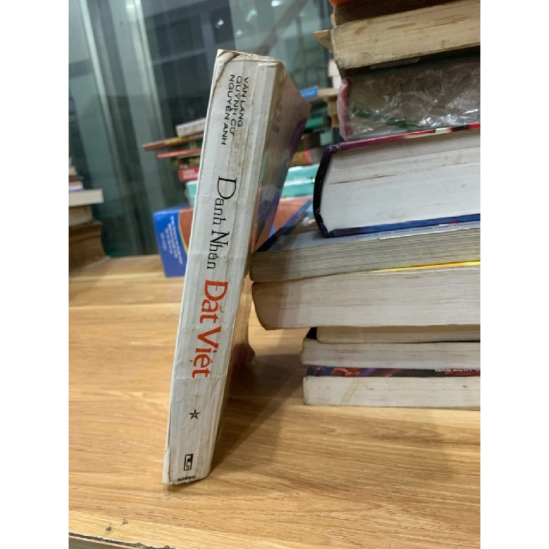 Danh nhân Đất Việt - NXB Thanh Niên 751052