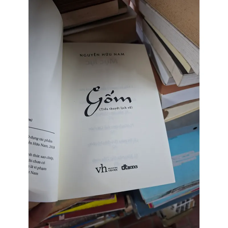 Tiểu thuyết Gốm của Nguyễn Hữu Nam . 790891