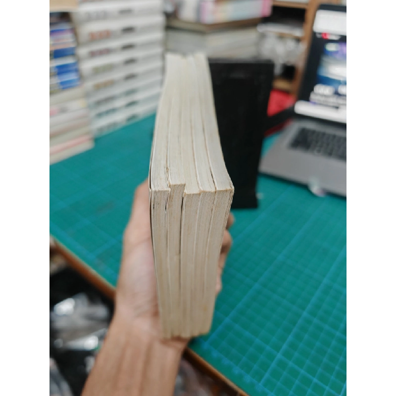 Truyện tranh Shin cậu bé bút chì đọc xuôi 503346