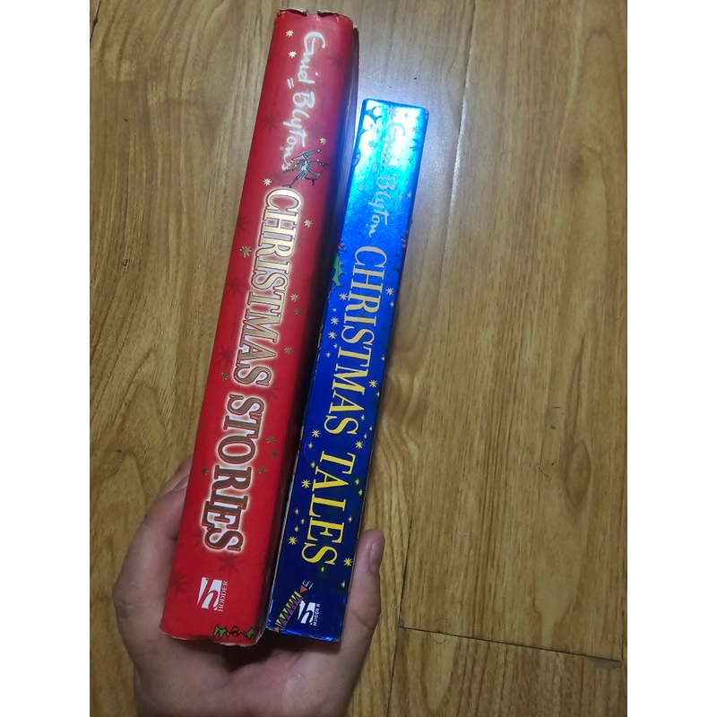 Combo 2q Christmas gồm 1q bìa cứng và 1q bìa mềm (Sách tiếng anh) như hình 
100k 479283