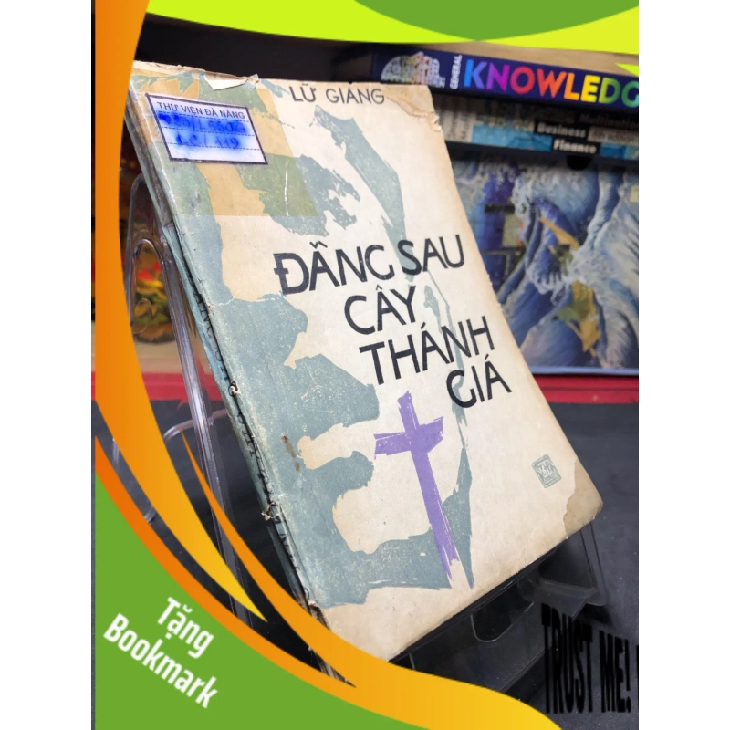 (TẶNG BOOKMARK) Đằng sau cây thánh giá 1987 mới 50% ố nặng Lữ Giang RBK0906 SÁCH VĂN HỌC 942507