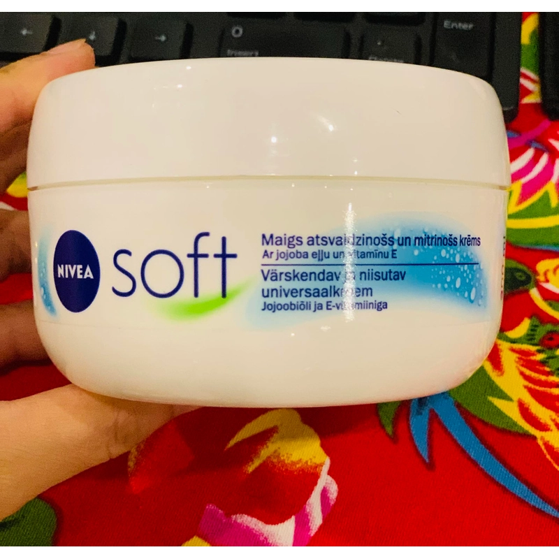 Kem dưỡng ẩm Nivea Soft 300ml Vitamin E và tình dầu hạt Jojoba tự nhiên, hàng xách tay Đức 457900