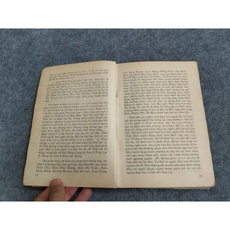 SÂN KHẤU MỘT ĐOẠN TRƯỜNG - NGUYỄN ÁNH 588680