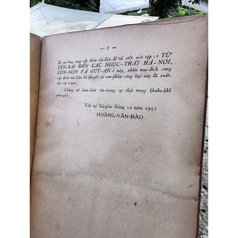 Từ Yên Bái tới các ngục thất - Hoàng Văn Đào 592173