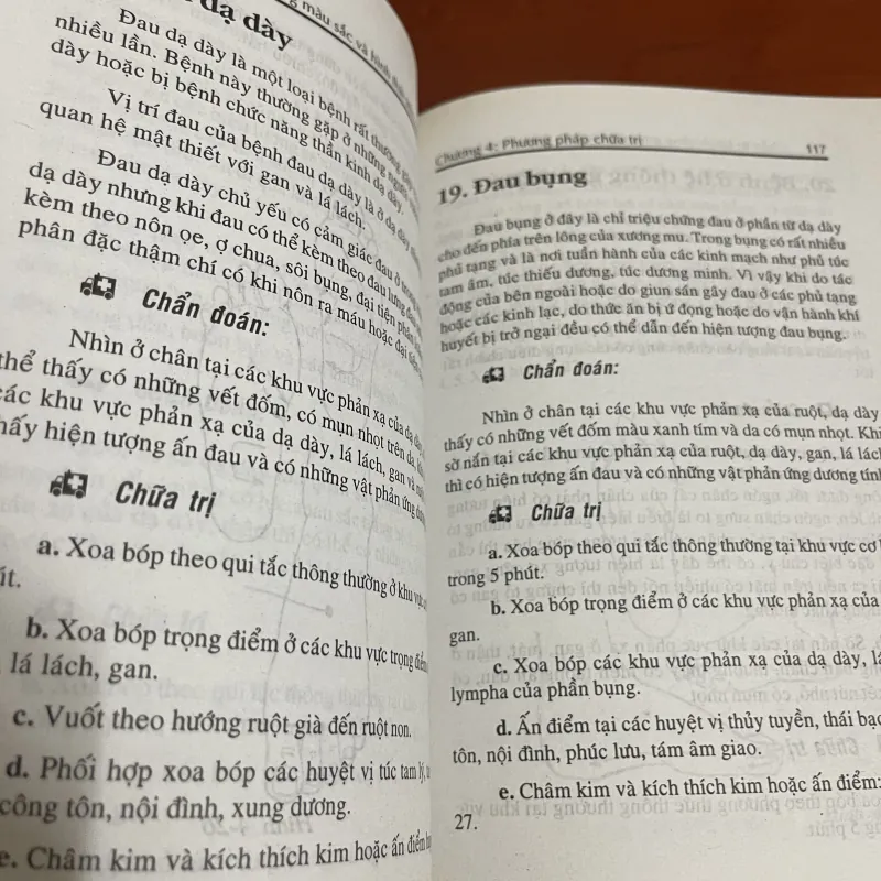 Chẩn trị bệnh bằng hình thái và màu sắc trên bàn chân Từ Chấn Hoa 1005185