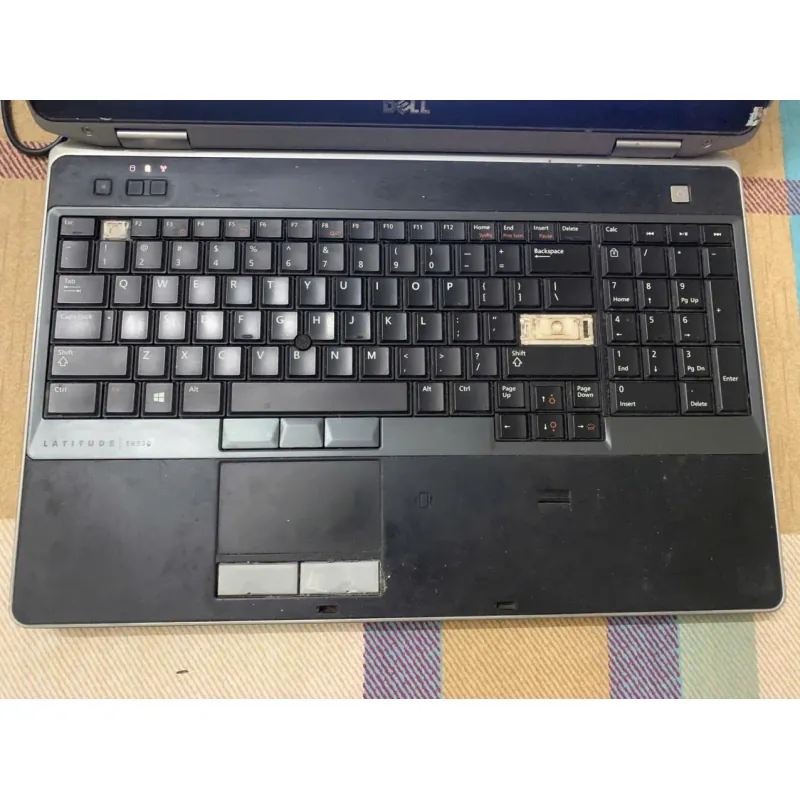 LAPTOP DELL LATITUDE E6530, HỎNG PIN, CẮM SẠC VÀO VẪN CHẠY, TẶNG CHUỘT VÀ SẠC 1013556
