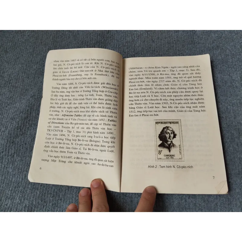 TRUYỆN KỂ VỀ CÁC NHÀ THIÊN VĂN HỌC TẬP HAI 719846