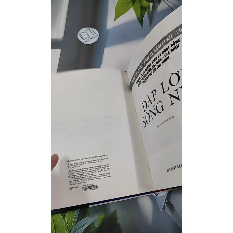 [MIỄN PHÍ BỌC SÁCH] Đáp Lời Sông Núi - Nhiều Tác Gỉa 990434