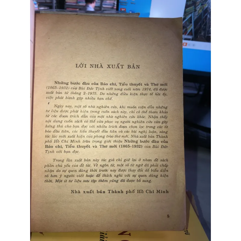 Những bước đầu của báo chí, tiểu thuyết và thơ mới - Bùi Đức Tịnh 1005720