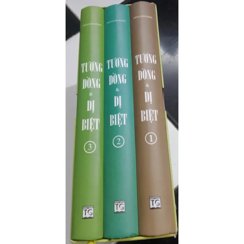 TƯƠNG ĐỒNG VÀ DỊ BIỆT ( hộp bộ 3 cuốn bìa cứng ) 705537