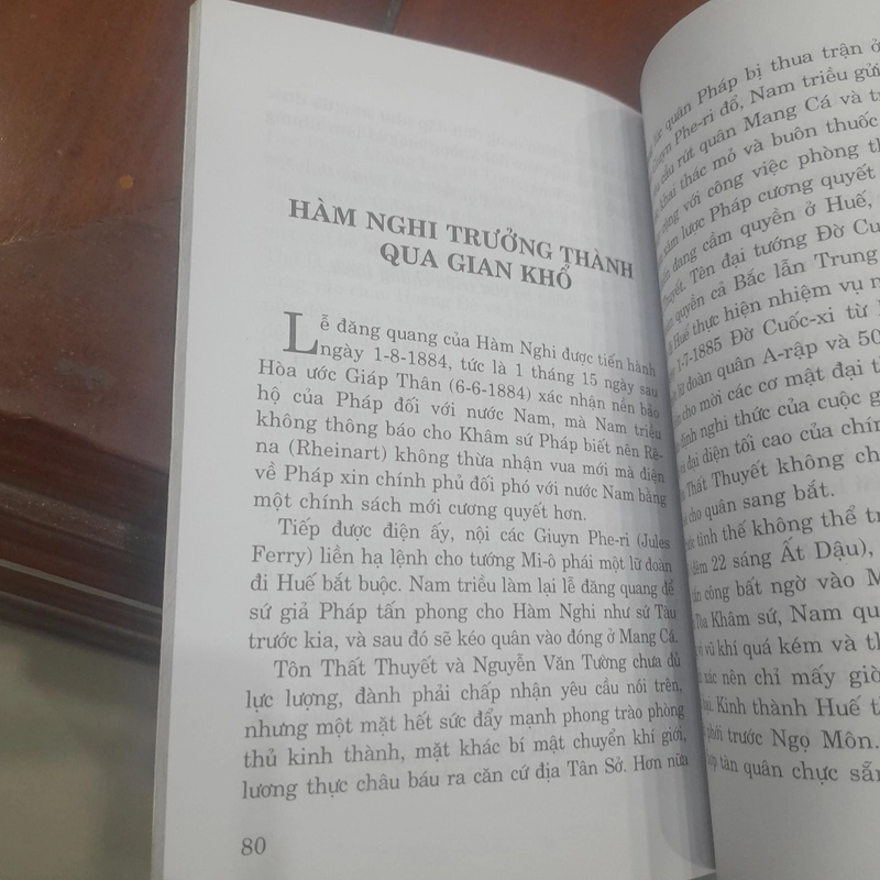 Phạm Khắc Hòe - KỂ CHUYỆN VUA QUAN NHÀ NGUYỄN 519528