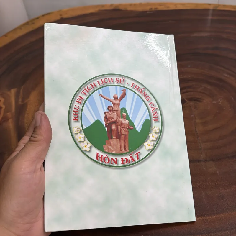 II Sách Lịch Sử: Truyền Thống Phan Thị Ràng, Người Con Gái Hòn Đất - 2012 1000935