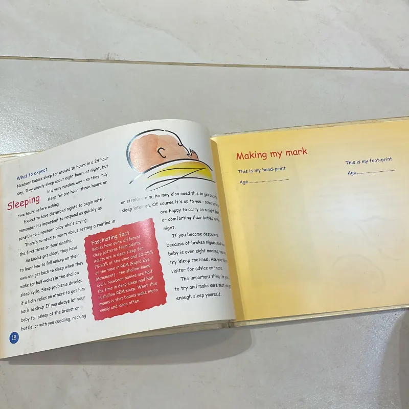 NGOẠI VĂN tiếng anh trẻ em : Baby’s First Year - nhật kí đầu đời của con - sách kinh điển 1027841