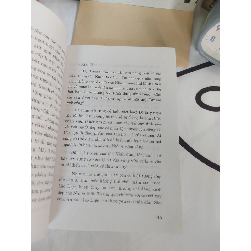 NGƯỜI ĐÀN BÀ CHƠI VĨ CẦM - MA VĂN KHÁNG 478354