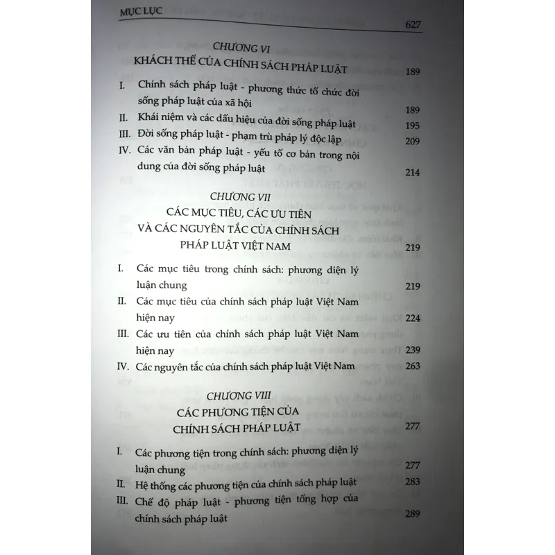 Chính sách pháp luật những vấn đề lý luận và thực tiễn  740458