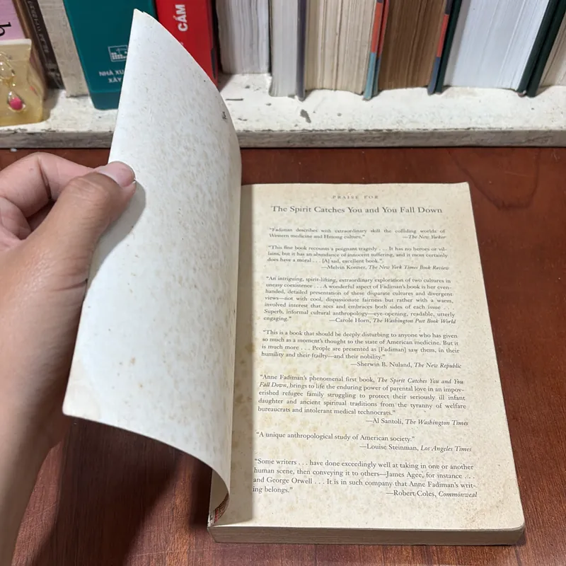 II English Books: The Spirit Catches You And You Fall Down - ANNE FADIMAN 724297