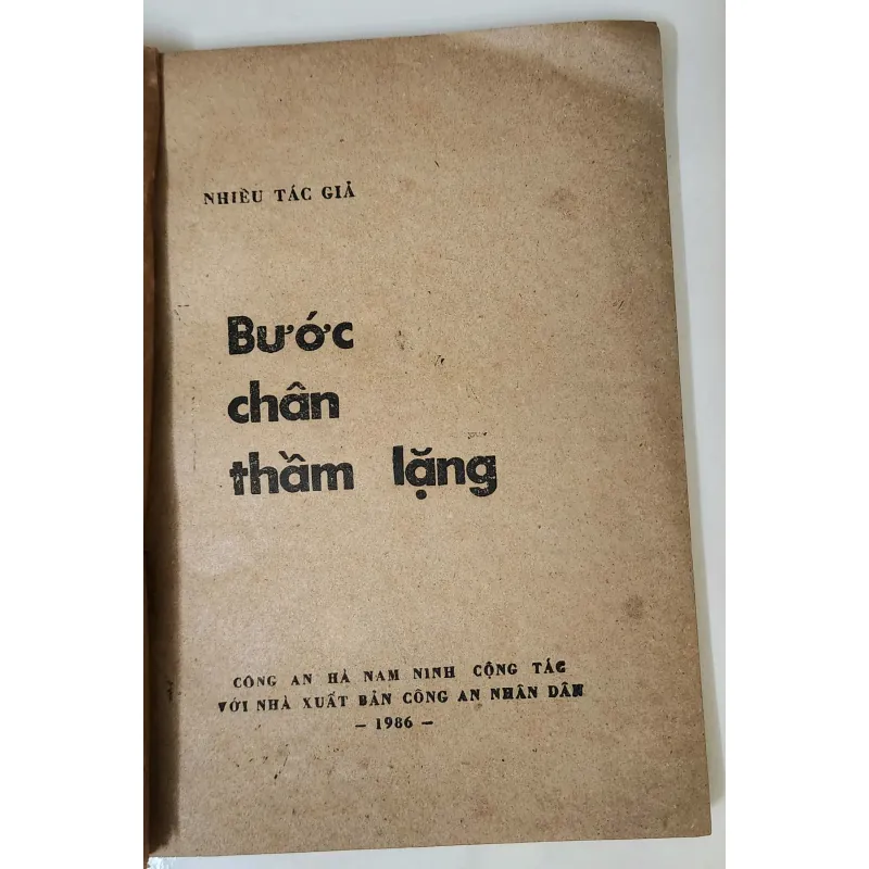 BƯỚC CHÂN THẦM LẶNG (Nhiều tác giả) 759112