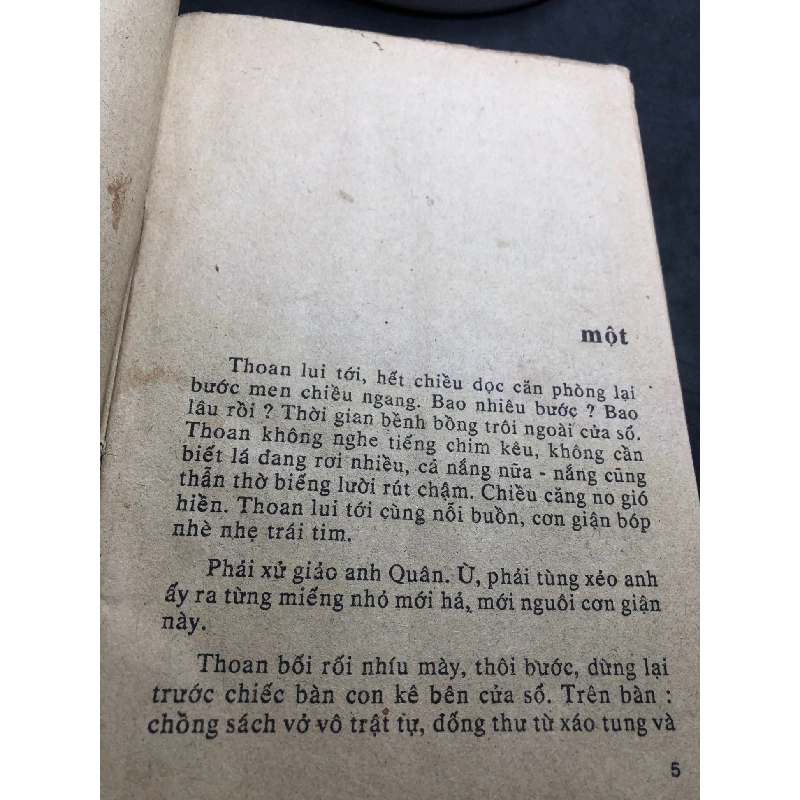 Lá tương tư (bìa cứng) mới 50% ố nặng có dấu mộc và viết nhẹ trang đầu 1989 Mường Mán HPB0906 SÁCH VĂN HỌC 914969