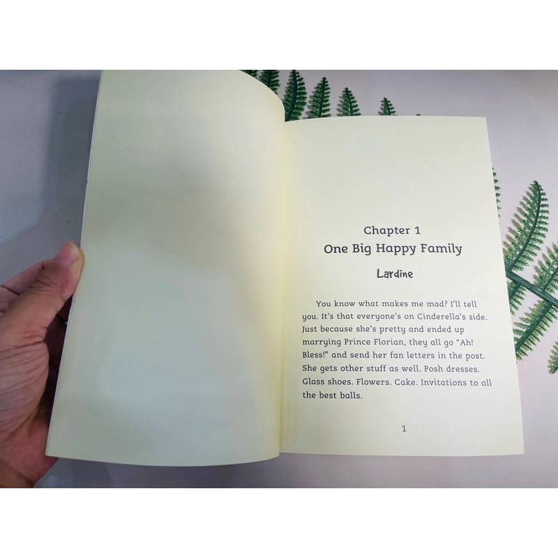 [Sách tiếng Anh 2hand] Like new 90% - The Stepsisters' Story - Kaye Umansky 507969