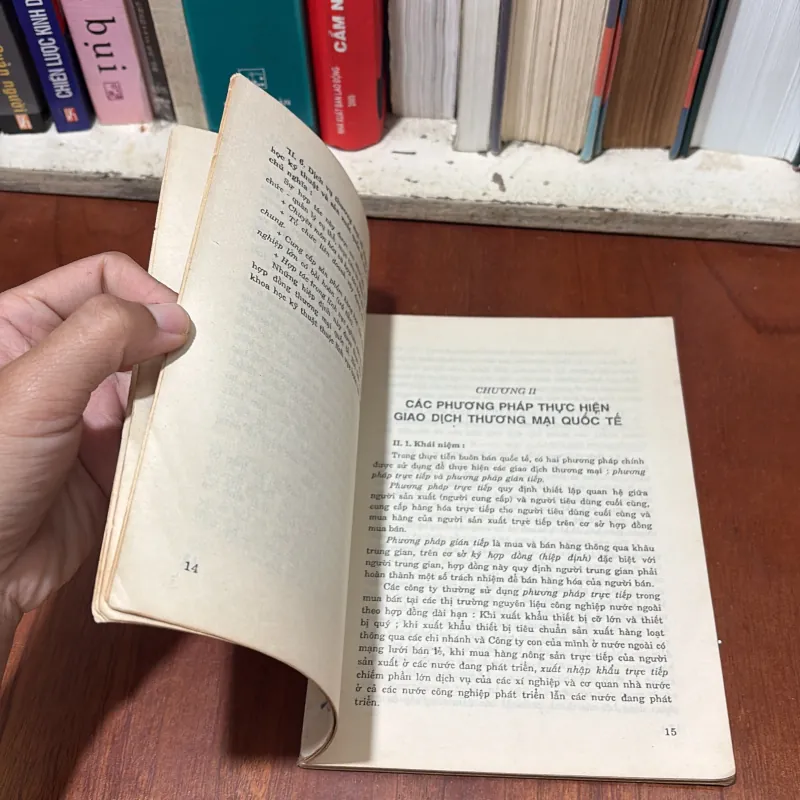 II Sách Kinh Tế: Hoạt Động Thương Mại Và Hợp Đồng Mua Bán Quốc Tế - 1990 764288