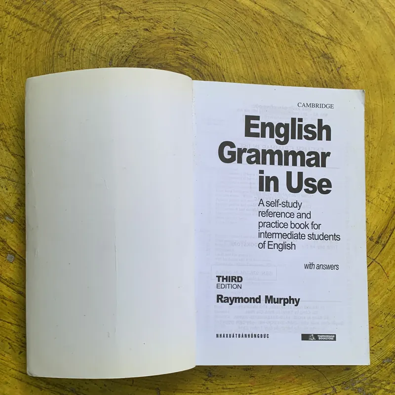 ENGLISH GRAMMAR IN USE- RAYMOND MURPHY-CAMBRIDGE  737115