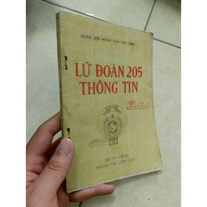 Lữ đoàn thông tin 205 472102