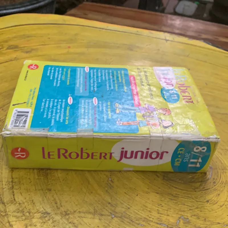 DICTIONNAIRE LE ROBERT  BENJAMIN CP-CE 6.8 ans & JUNIOR 8/11 ans  CE-CM ILLUSSTRE 747358