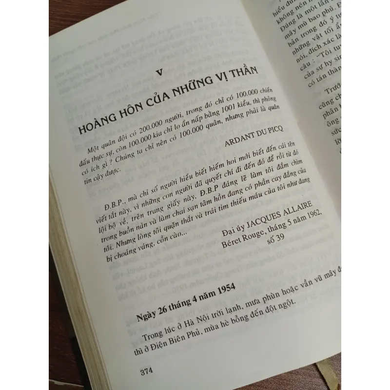 SÁCH TRẬN ĐIỆN BIÊN PHỦ DƯỚI CON MẮT NGƯỜI PHÁP 1002350