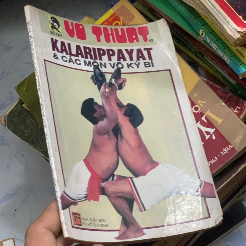 SỔ TAY VÕ THUẬT - KALARIPPAYAT & CÁC MÔN VÕ KỲ BÍ 544403
