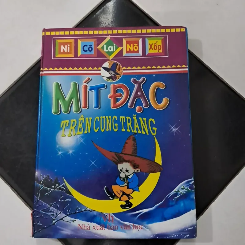 Mít đặc trên cung trăng 1022089