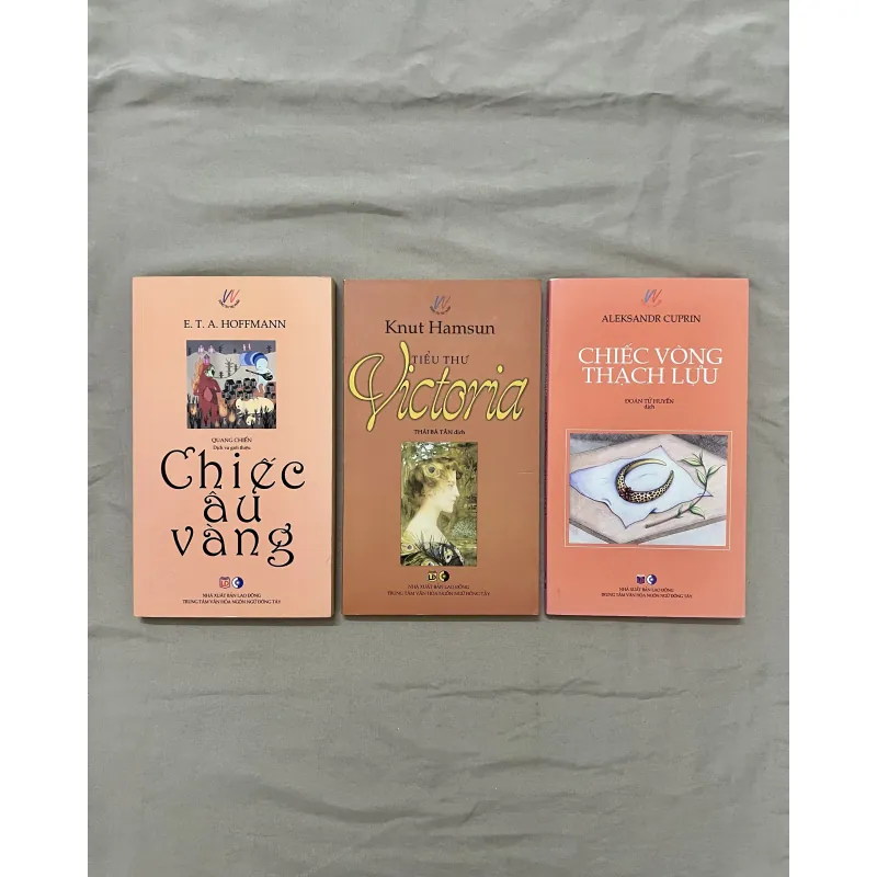 Chiếc Âu Vàng (Hoffmann) + Tiểu Thư Victoria (Knut Hamsun) + Chiếc Vòng Thạch Lựu (Cuprin) 695421