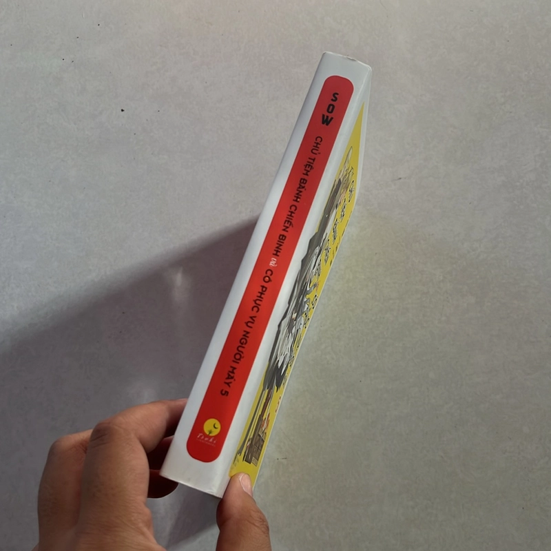 Chủ tiệm bánh chiến binh và cô phục vụ người máy 5 501510