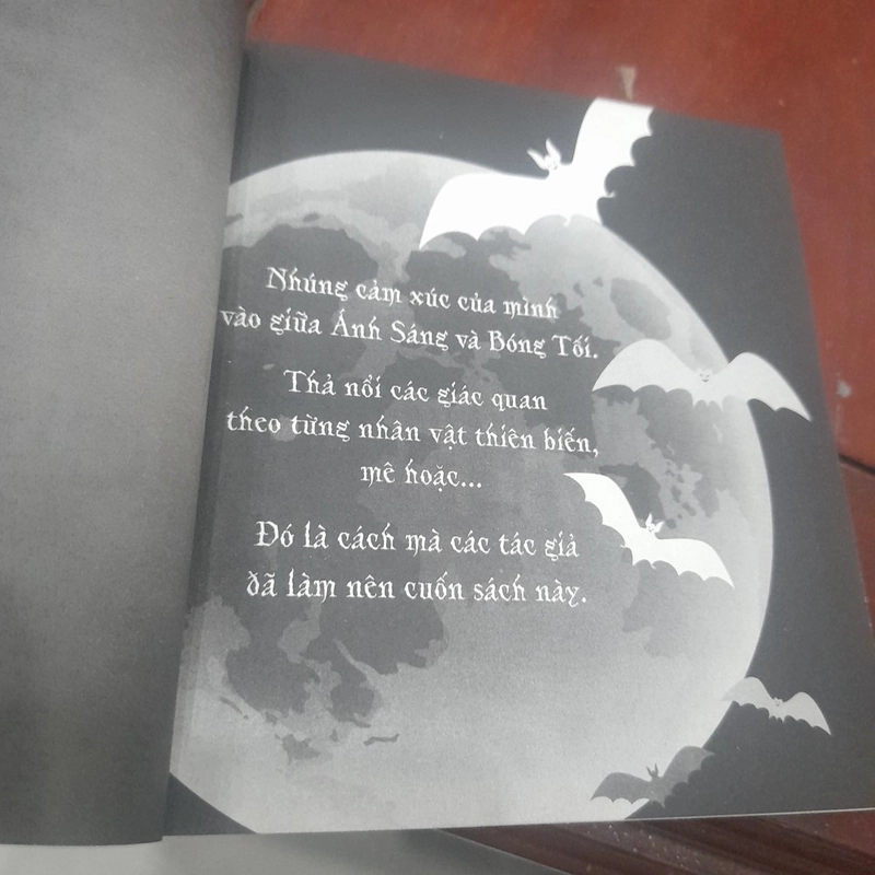 CHIẾC VÒNG MA MỊ 519465
