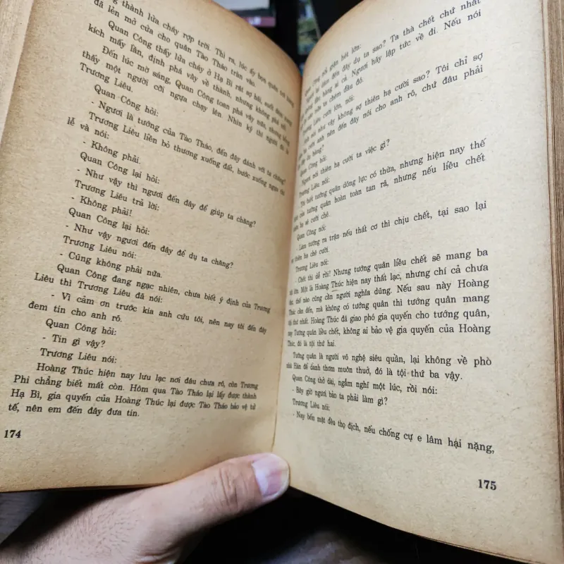 Luận Cổ Suy Kim - Lời Bình Về Tam Quốc Chí - Mộng Bình Sơn 1021262