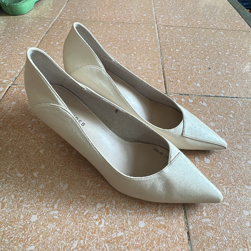 Giày nữ hàng VNXK size 39 màu be sữa Mới, giày cao 3cm chưa đi lần nào 135697