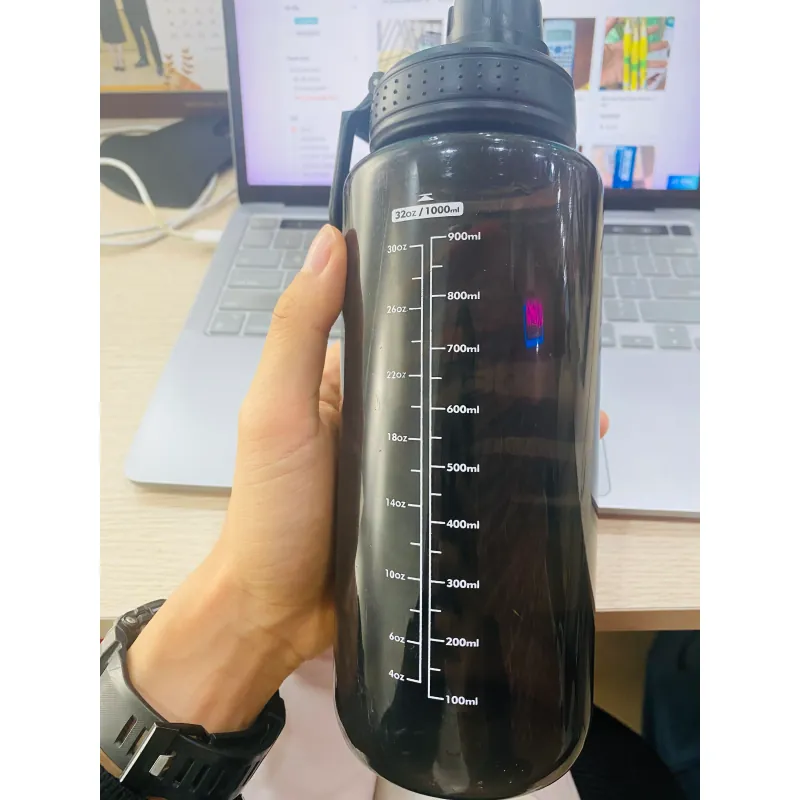 Lọ đựng nước nhựa bóng lì 1000ml màu đen 933331