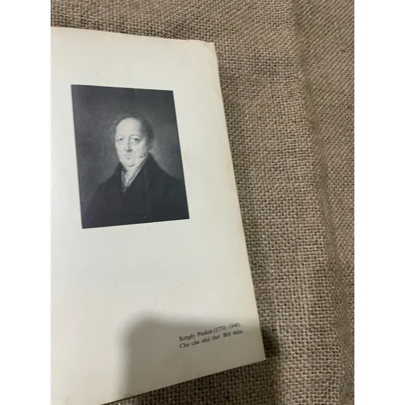 Tuyển tập văn xuôi Puskin, NXB Cầu vồng  570478