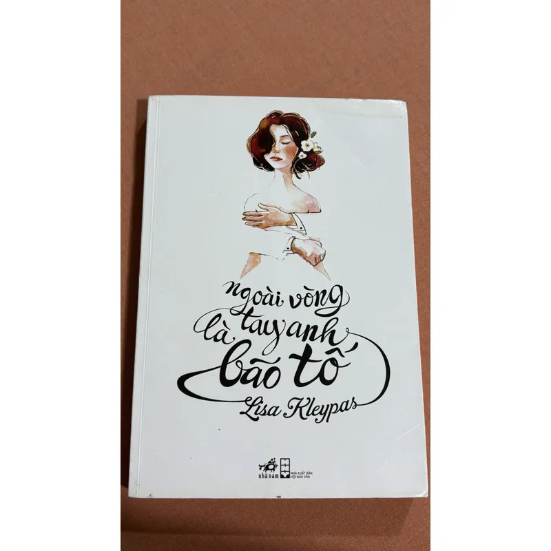 Ngoài vòng tay anh là bão tố 🌊 592181