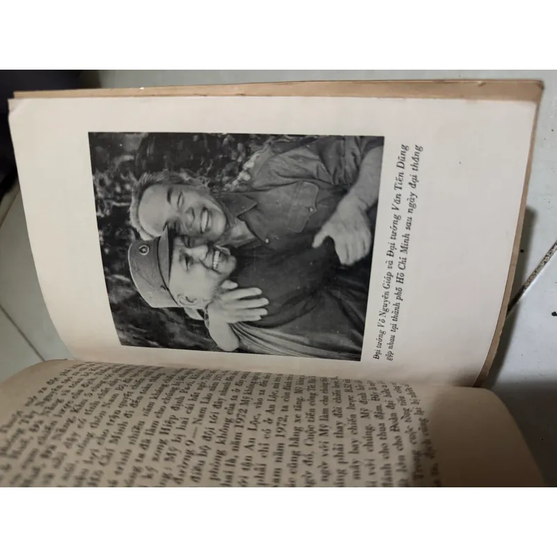 Sách Đại Thắng Mùa Xuân - đại tướng Văn Tiến Dũng  1010946