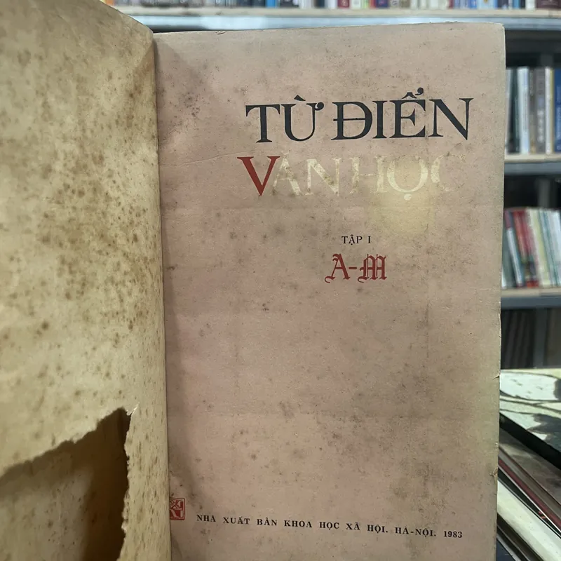 TỪ ĐIỂN VĂN HỌC(2 tập) 697568
