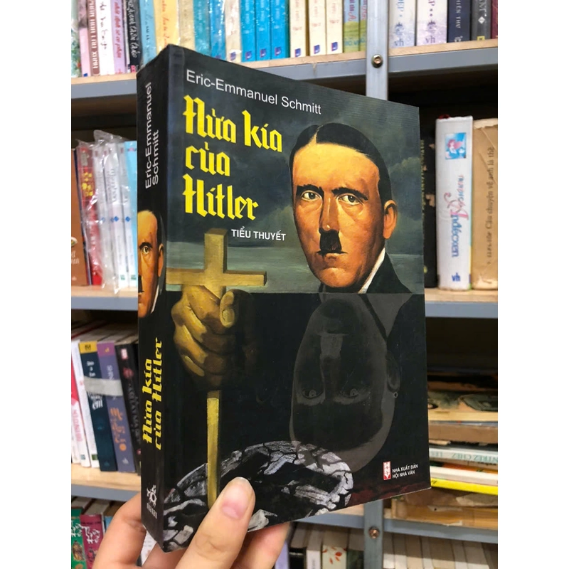 NỬA KIA CỦA HITLER - ERIC - EMMANUEL SCHMITT 455259