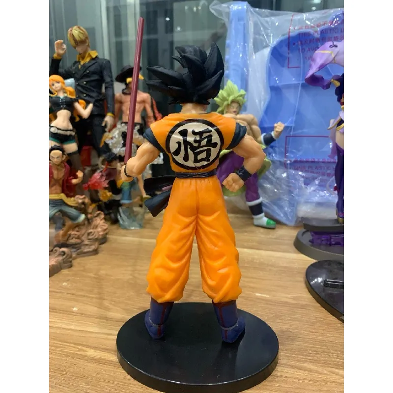 Mô hình SonGoku cầm gậy màu đỏ - không hộp 714389