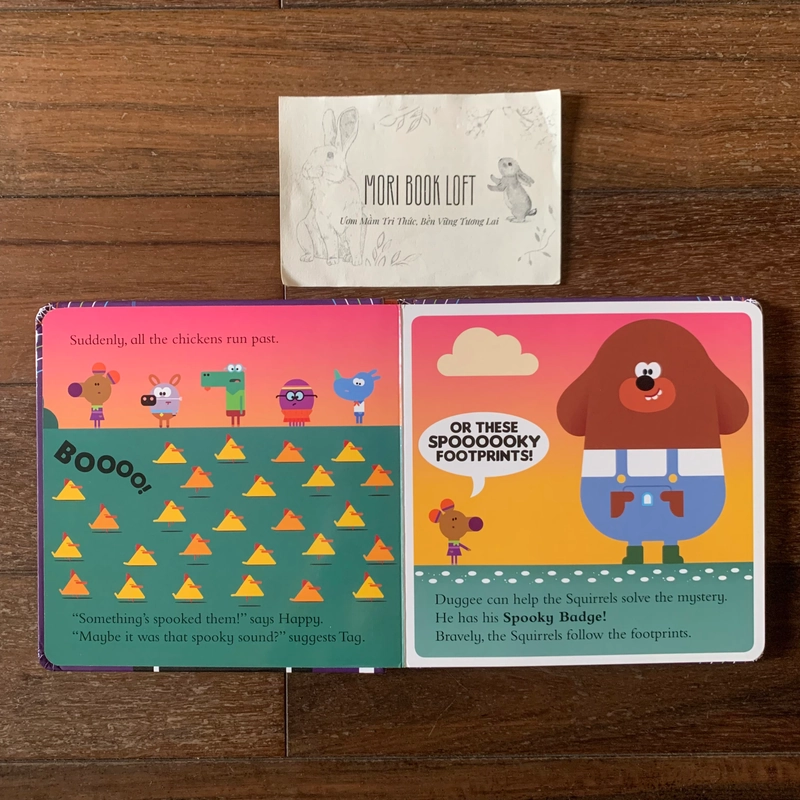 Sách ngoại văn Hey Duggee: Duggee’s Halloween, Used, Board Book 542233