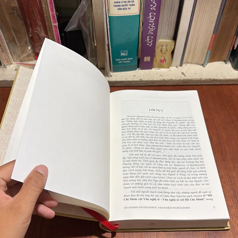 II Hồ Chí Minh Với Văn Nghệ Sĩ (Tập 4) - 2012 1009174