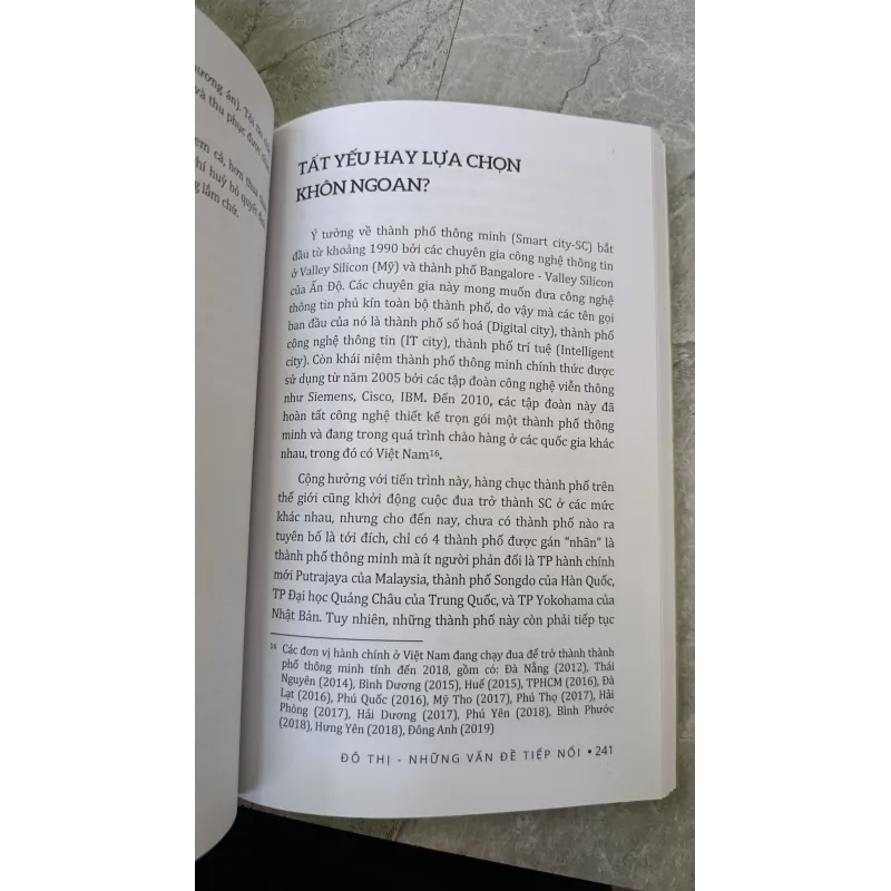 ĐÔ THỊ NHỮNG VẤN ĐỀ TIẾP NỐI - NGUYỄN MINH HOÀ 789759