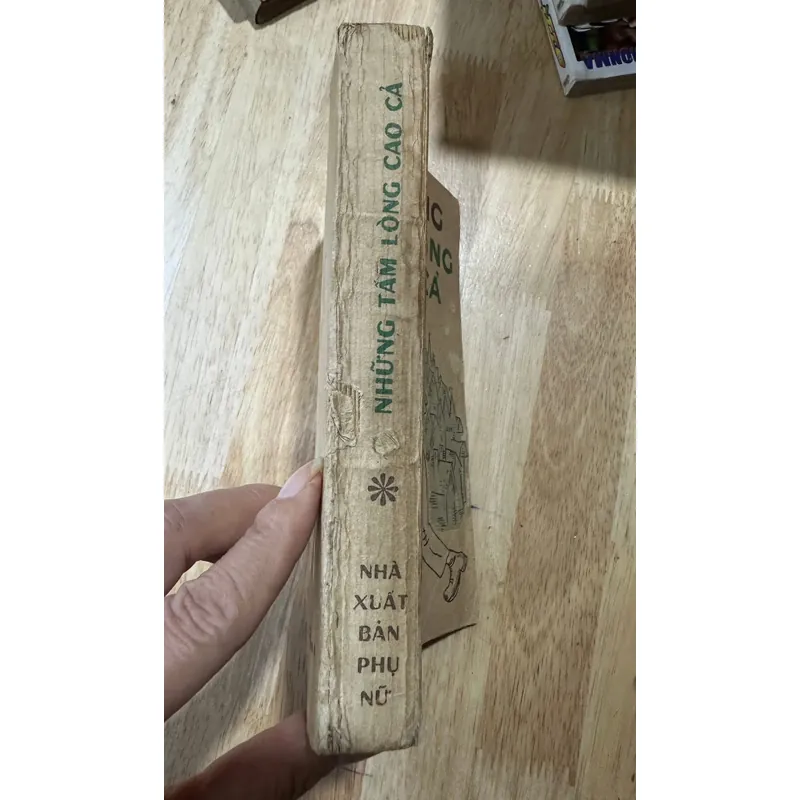 Những tấm lòng cao cả Sách xb1987  606664