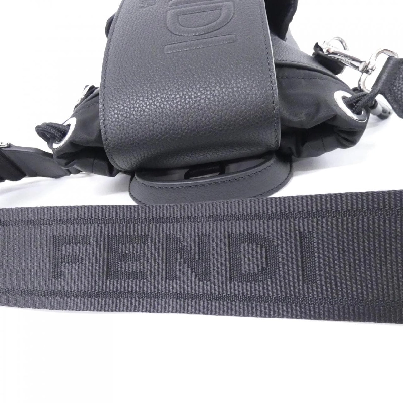 【新品】Fendi 7VZ086 AMAC túi đeo vai 609699