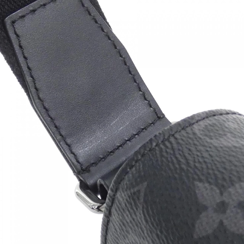 Túi xách vai Louis Vuitton Monogram Eclipse District PM M44000 - Hàng hiệu Authentic 801748